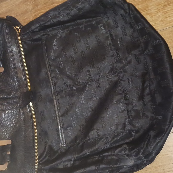 Michael Kors Black Leather Shoulderbag - Picture 13 of 15